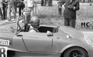 Pietro Raddi & Lola T294-BMW. Montseny 1981 (Foto: Mario Chavalera)